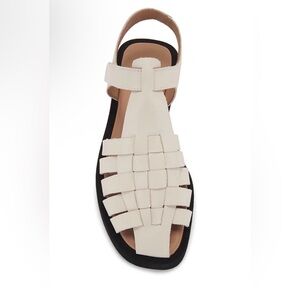 Flattered Gigi Leather Sandal in Vanilla
Size 6